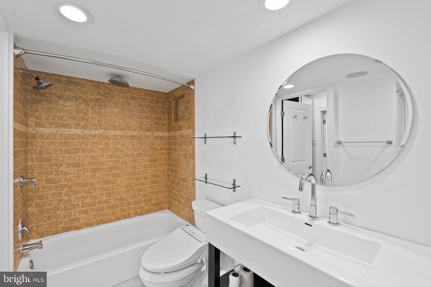 1325 18th St Nw #605 Property Photo 13