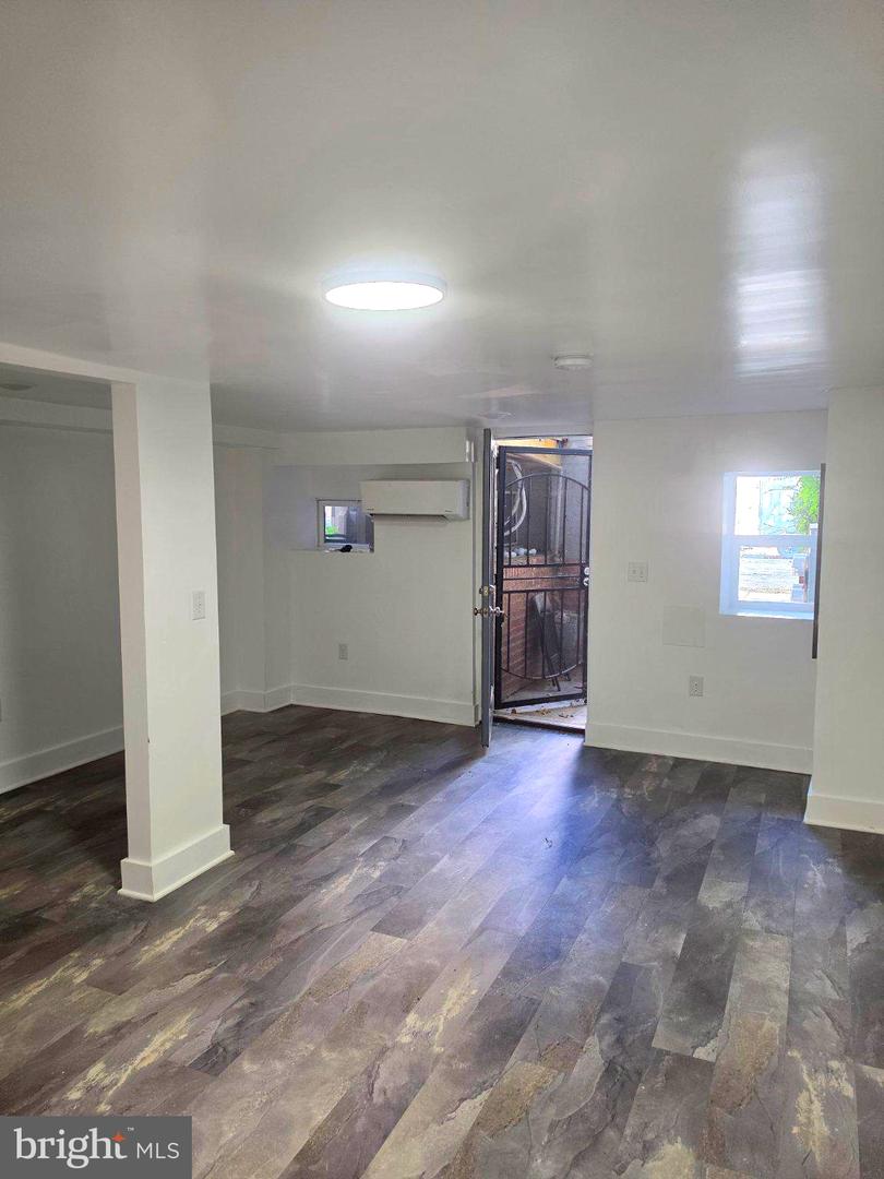 1204 Monroe St Nw #b Property Photo 3