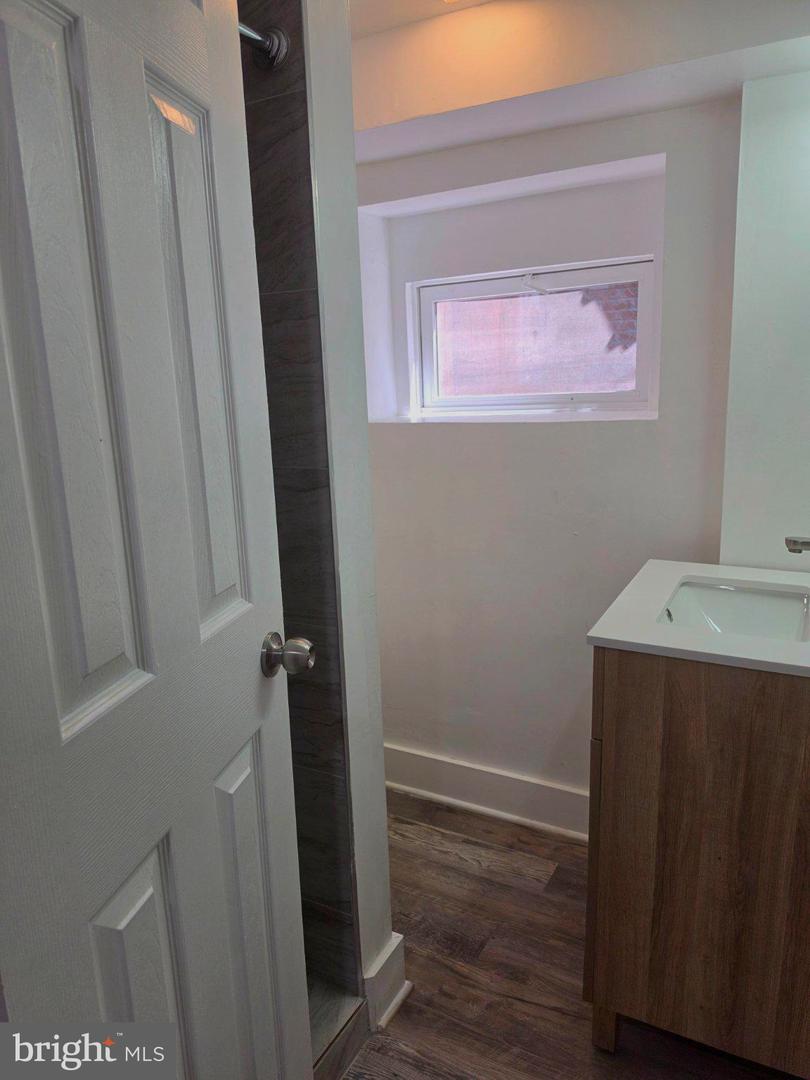 1204 Monroe St Nw #b Property Photo 9