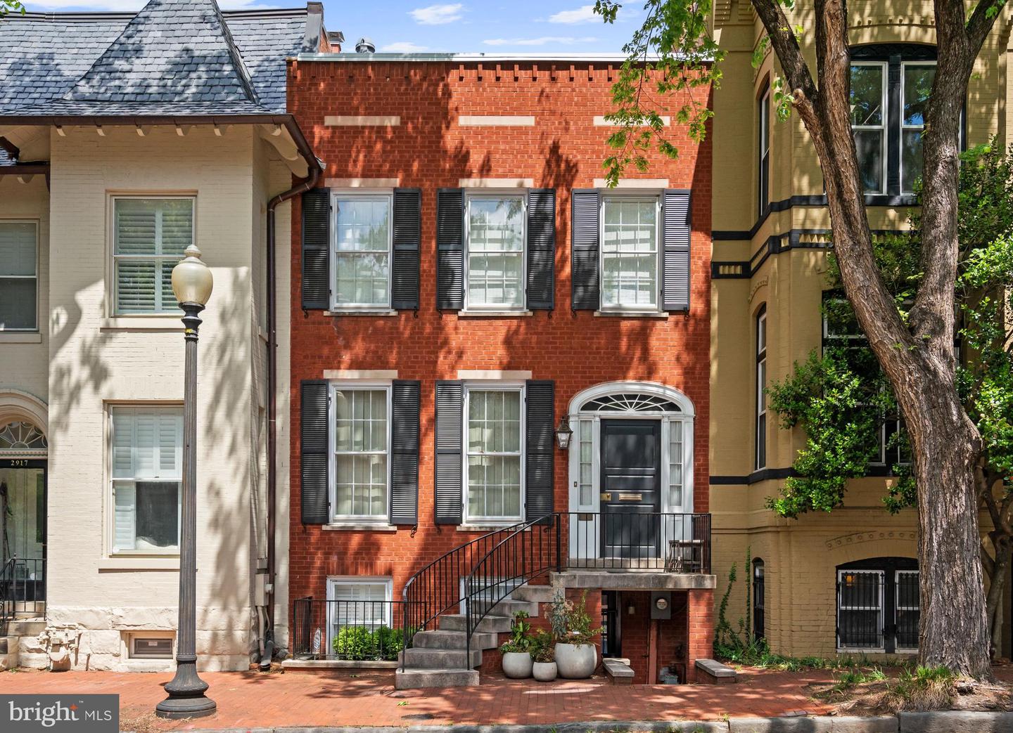 2915 Q ST NW Property Photo 1