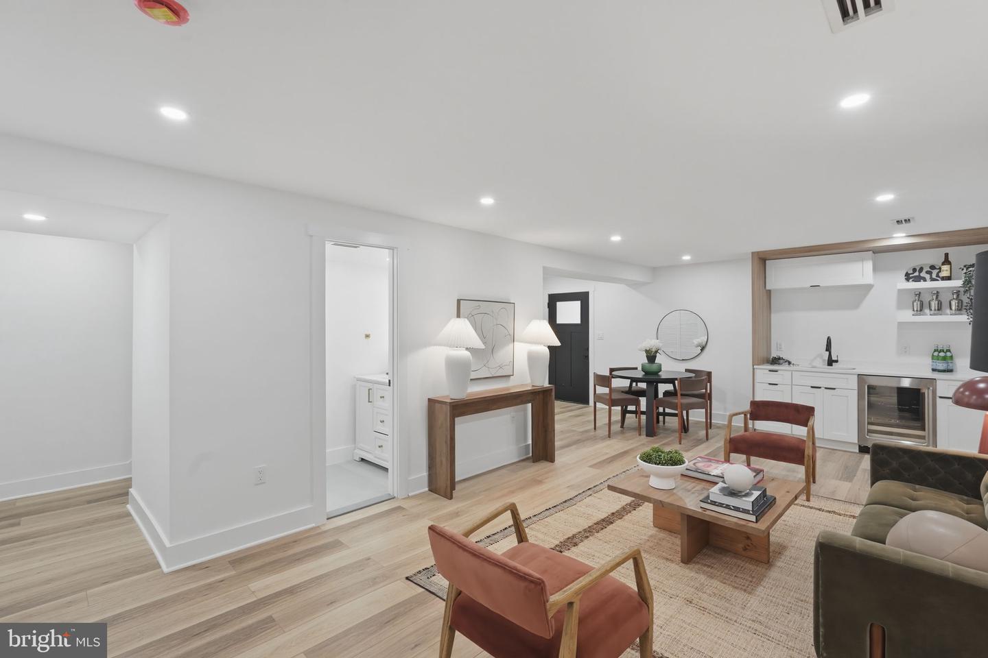1355 Longfellow St Nw Property Photo 11