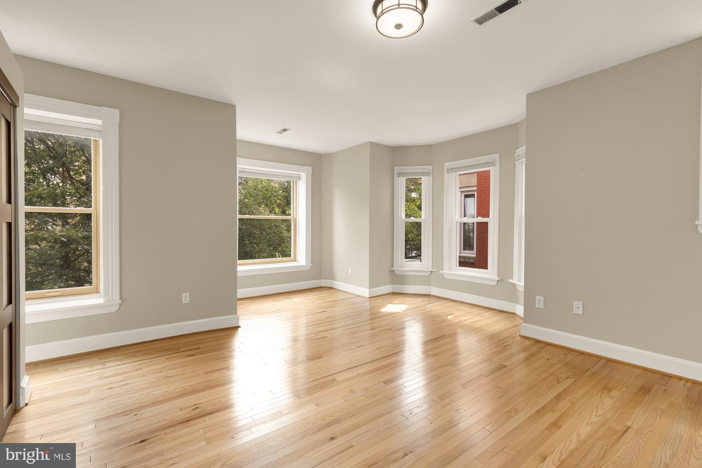 1447 E Capitol St Se #2 Property Photo 6
