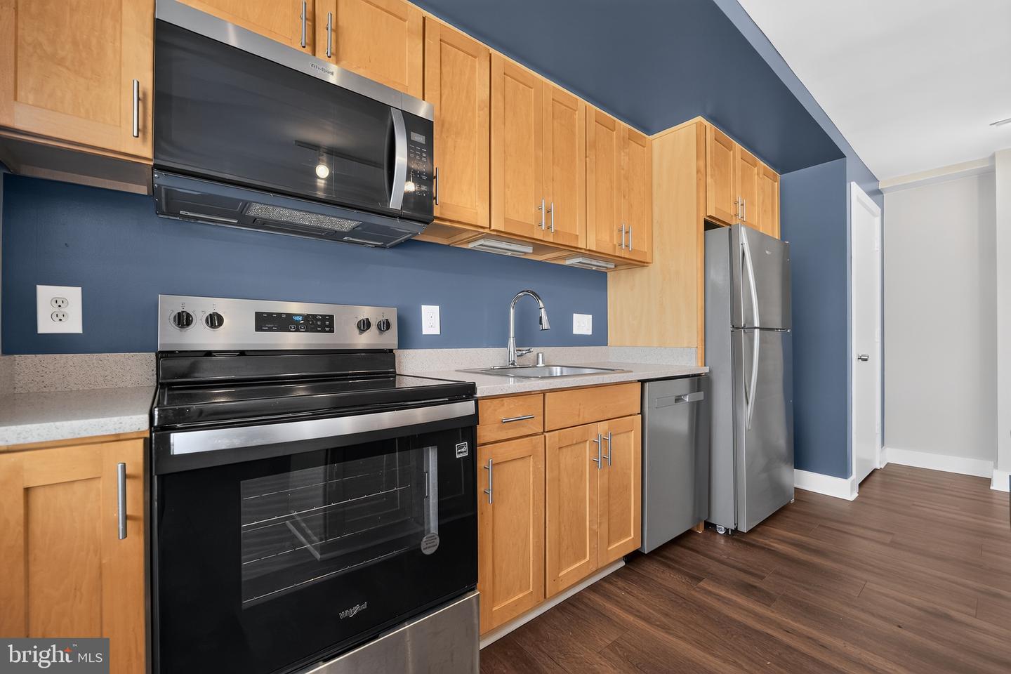 210-212 Oakwood St Se #318 Property Photo 11