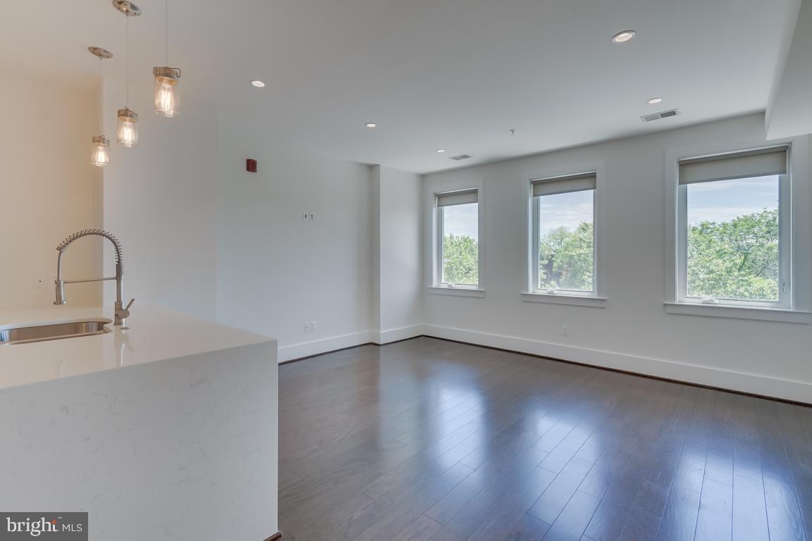 1451 Girard St Nw #4 Property Photo 2