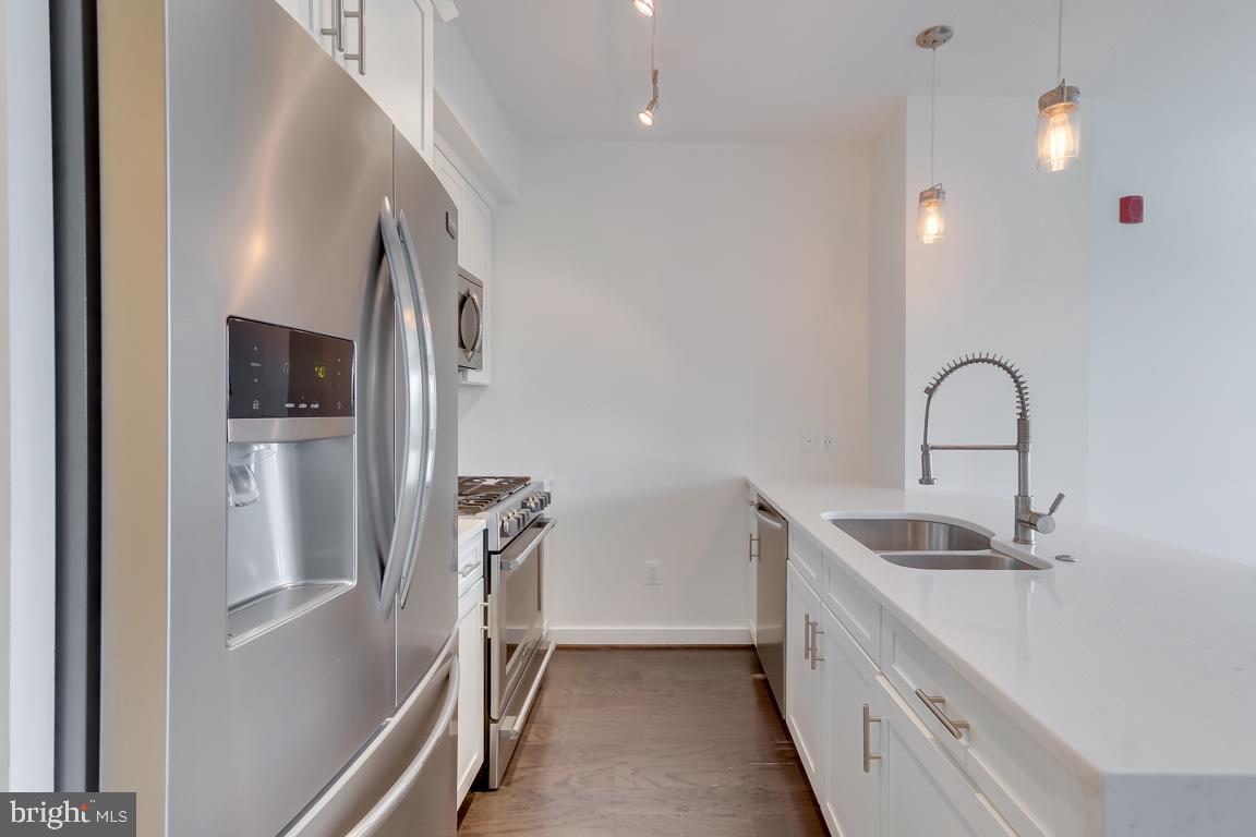 1451 Girard St Nw #4 Property Photo 3