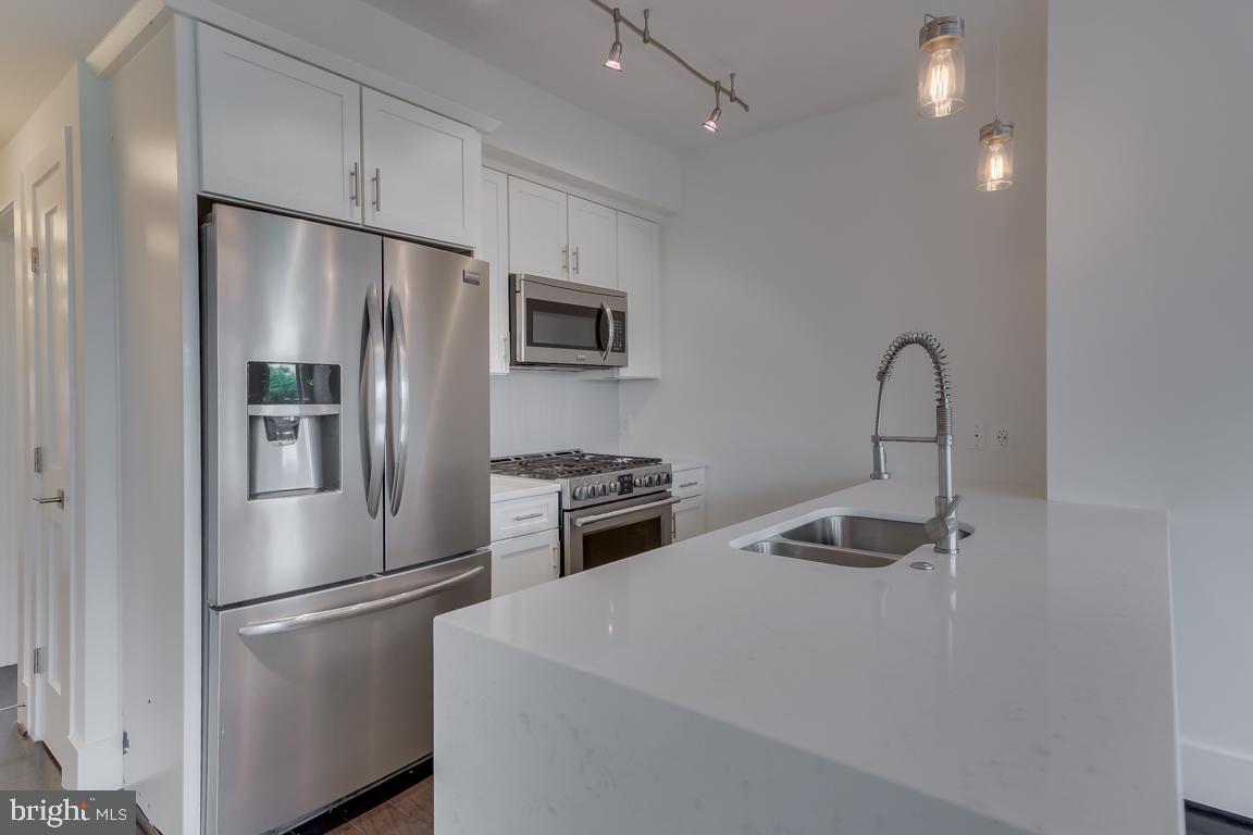 1451 Girard St Nw #4 Property Photo 4