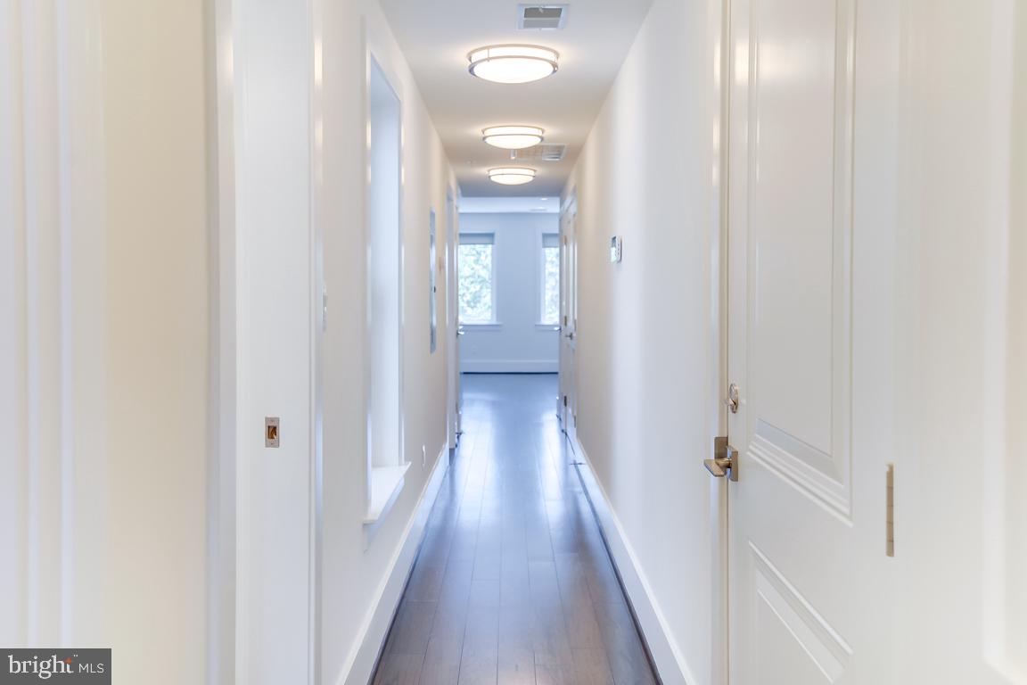 1451 Girard St Nw #4 Property Photo 10
