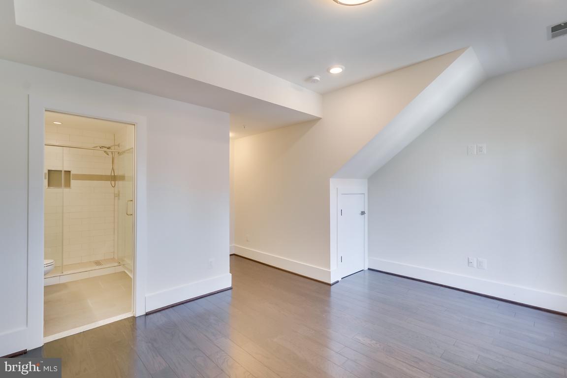 1451 Girard St Nw #4 Property Photo 12