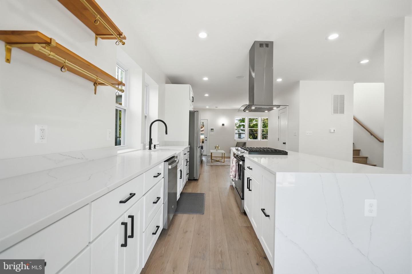 3102 South Dakota Ave Ne Property Photo 14