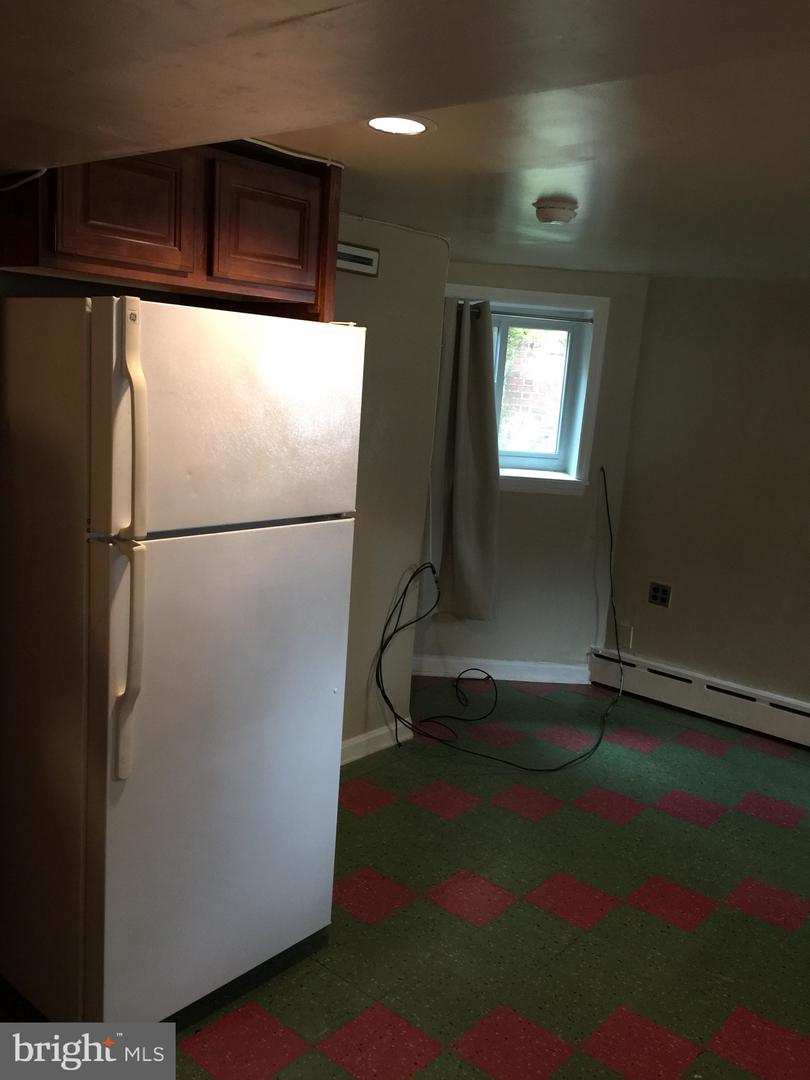 2252 Cathedral Ave Nw #basement Property Photo 6