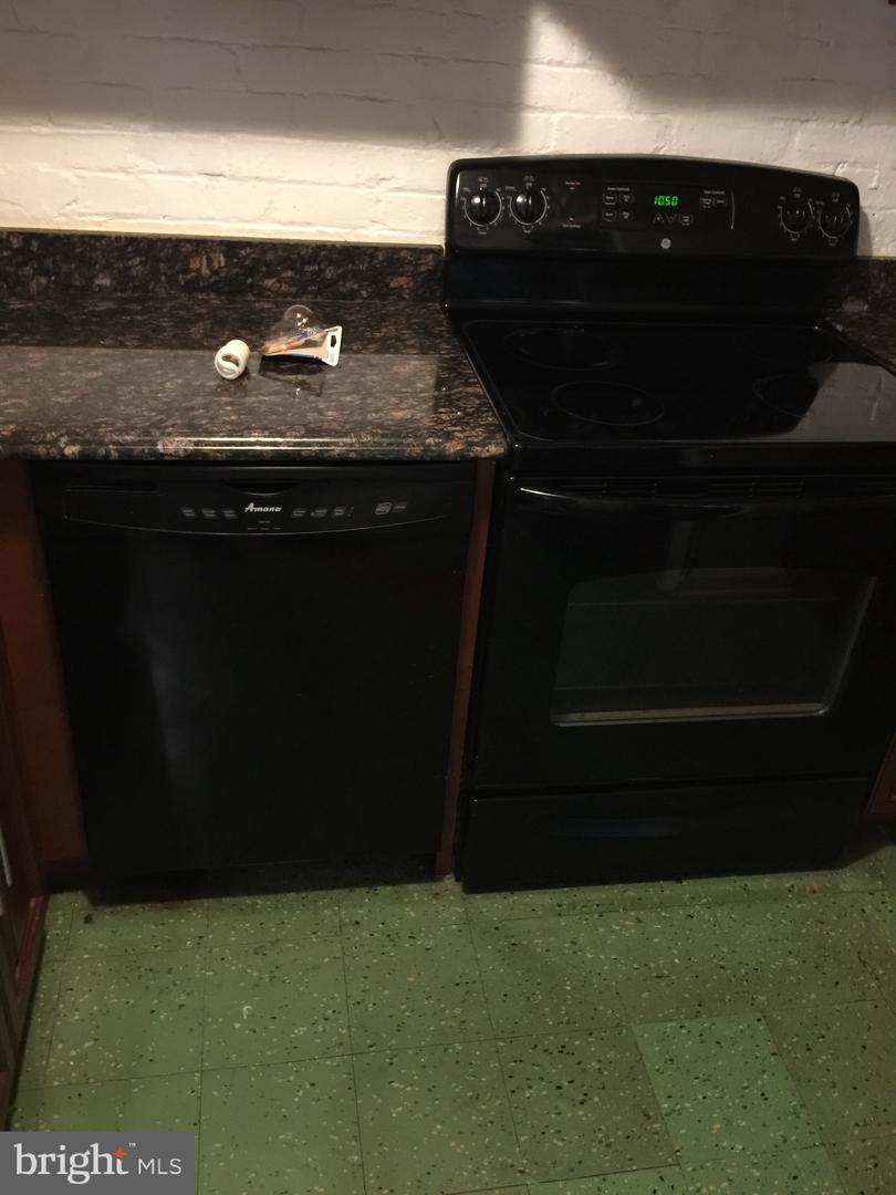 2252 Cathedral Ave Nw #basement Property Photo 8