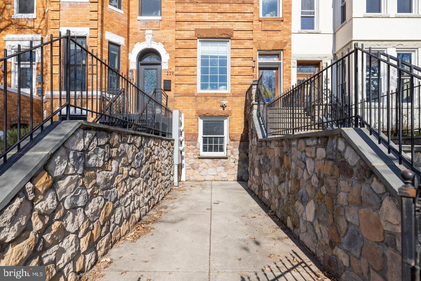 1237 Kenyon St Nw #1 Property Photo 20