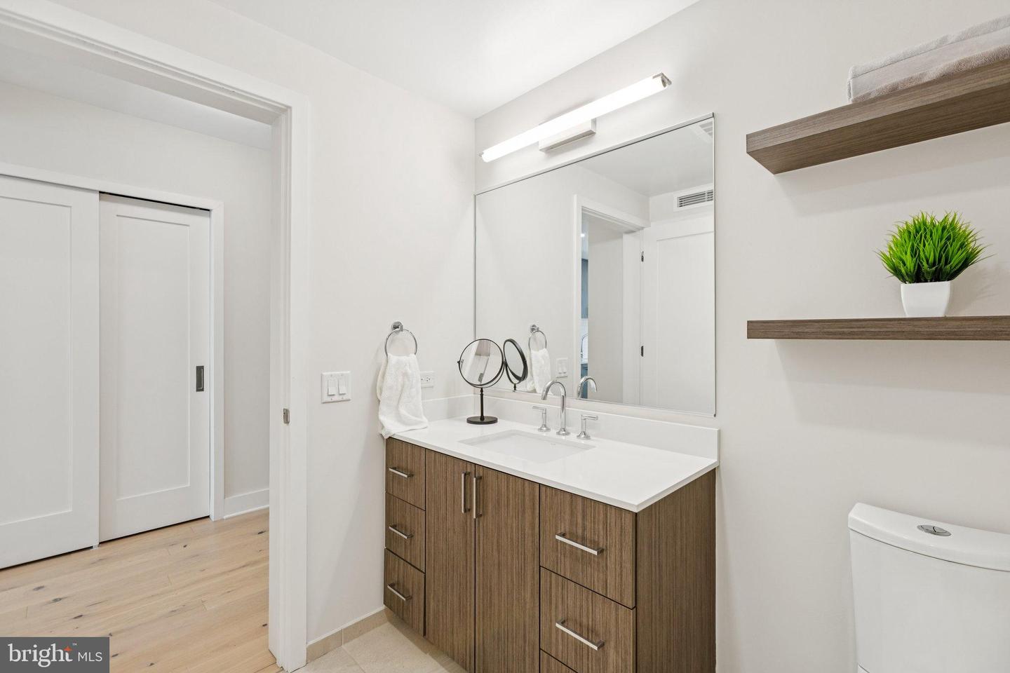 1211 Van St Se #1003 Property Photo 15