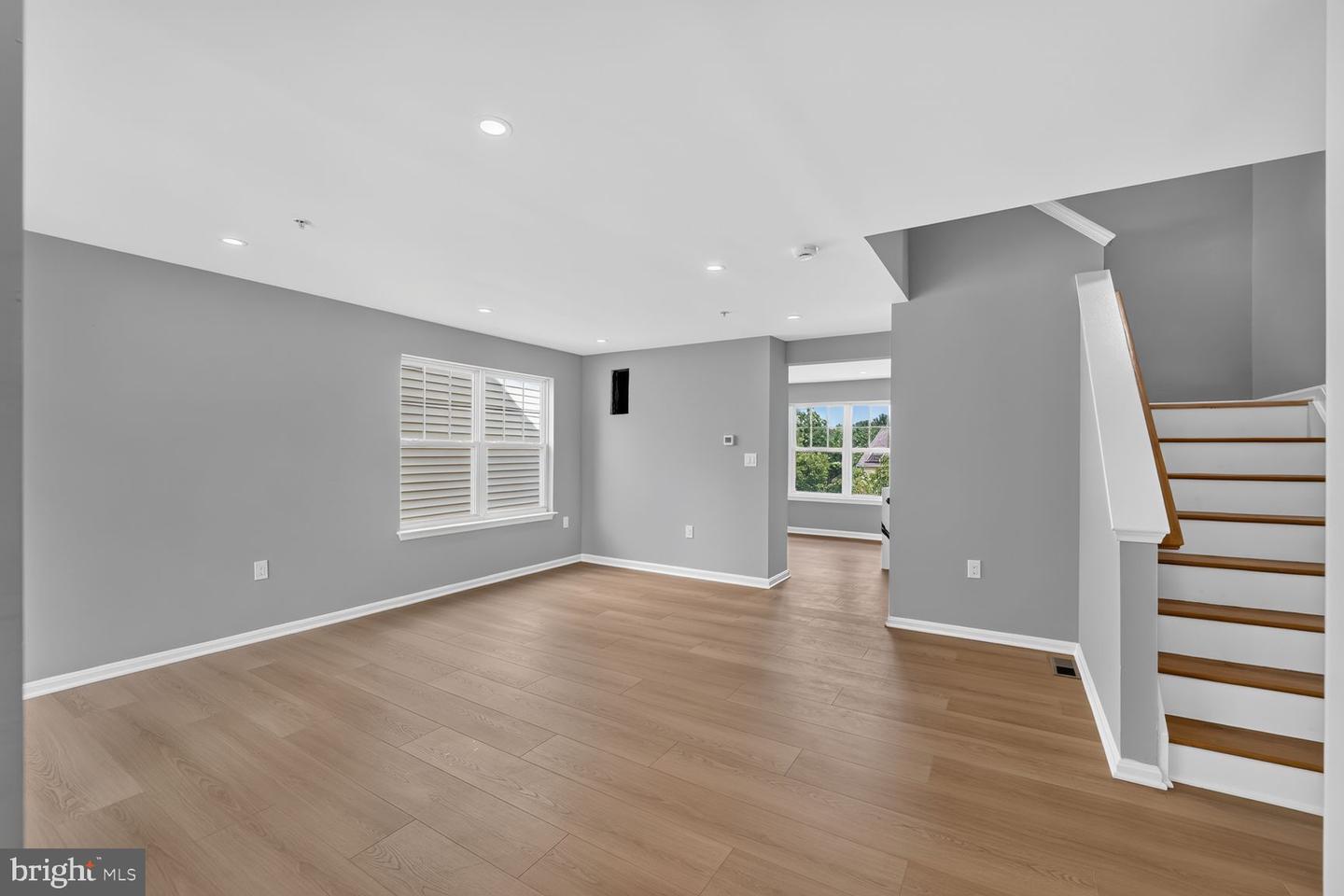 4014 Blakney Ln Se Property Photo 5