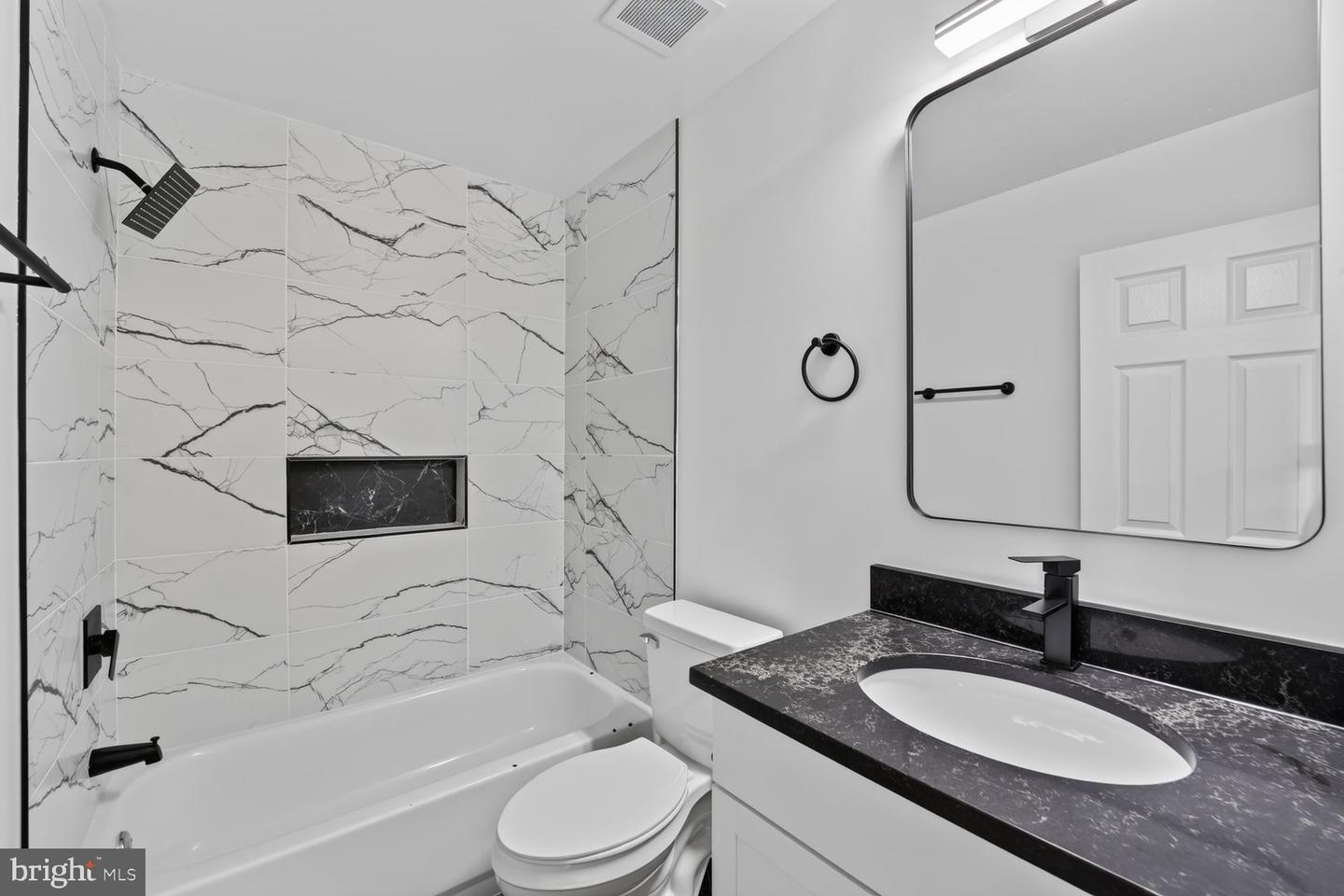 4014 Blakney Ln Se Property Photo 24