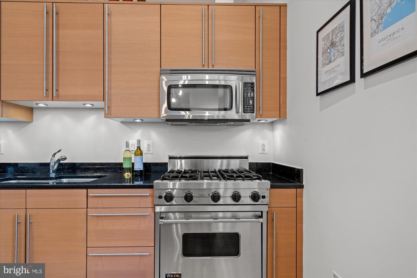 2425 L St Nw #324 Property Photo 8