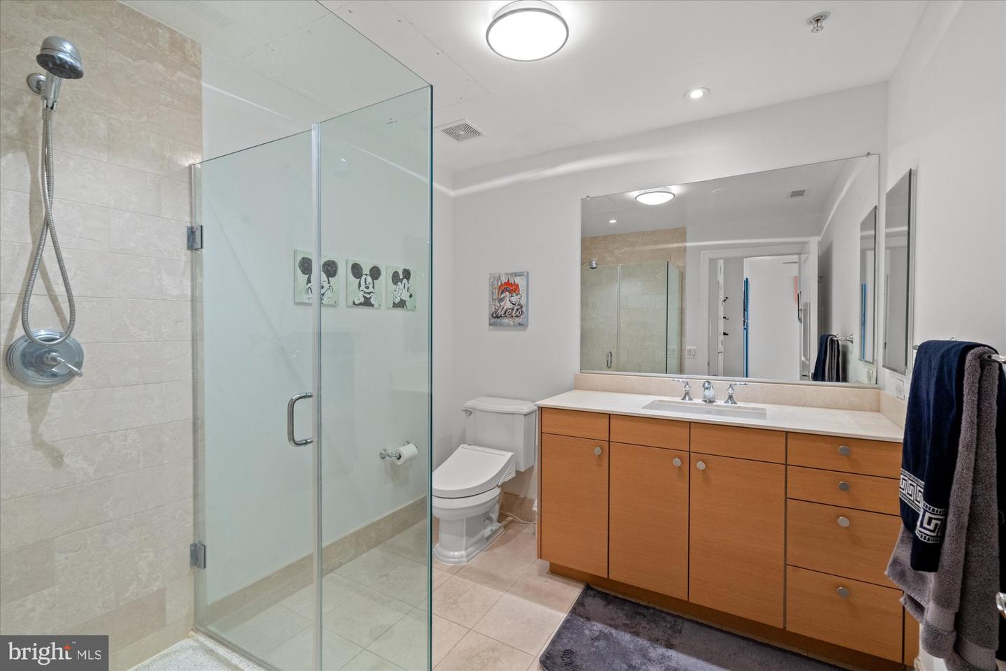 2425 L St Nw #324 Property Photo 17