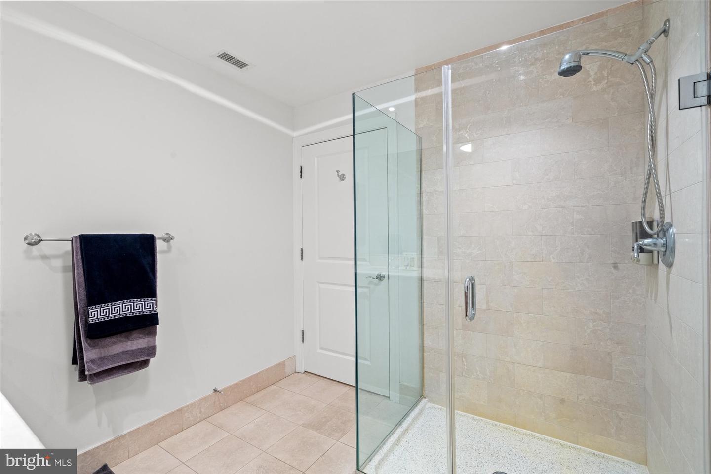 2425 L St Nw #324 Property Photo 19