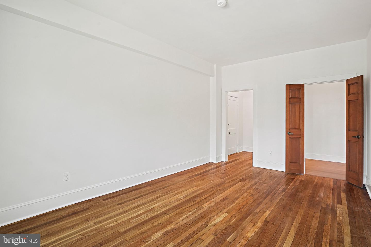 3018 Porter St Nw #201 Property Photo 13