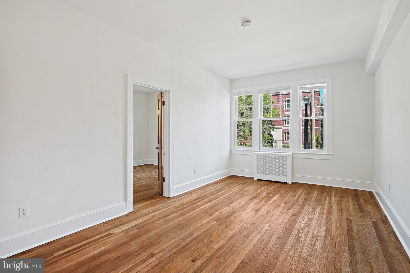 3018 Porter St Nw #201 Property Photo 14