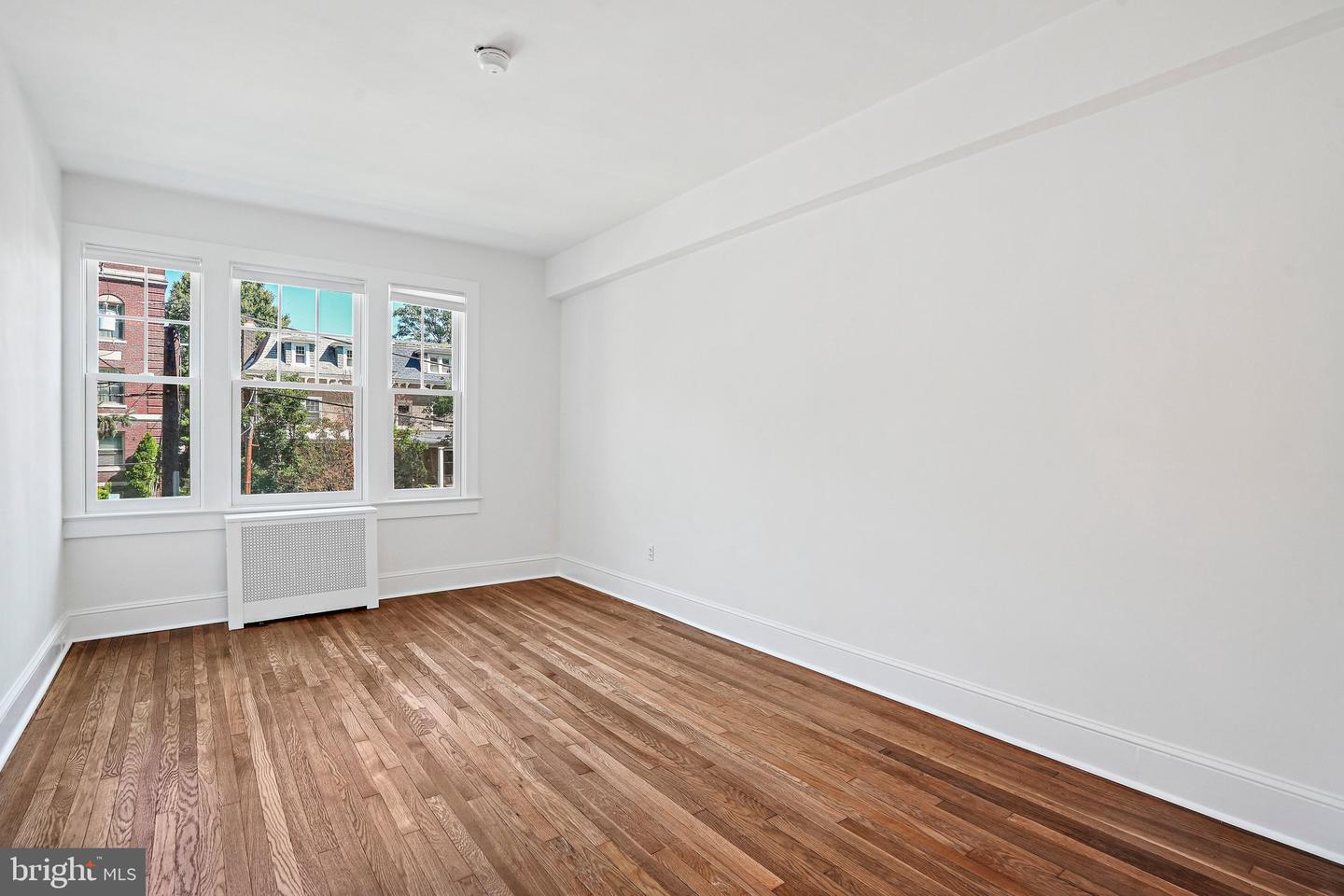 3018 Porter St Nw #201 Property Photo 16