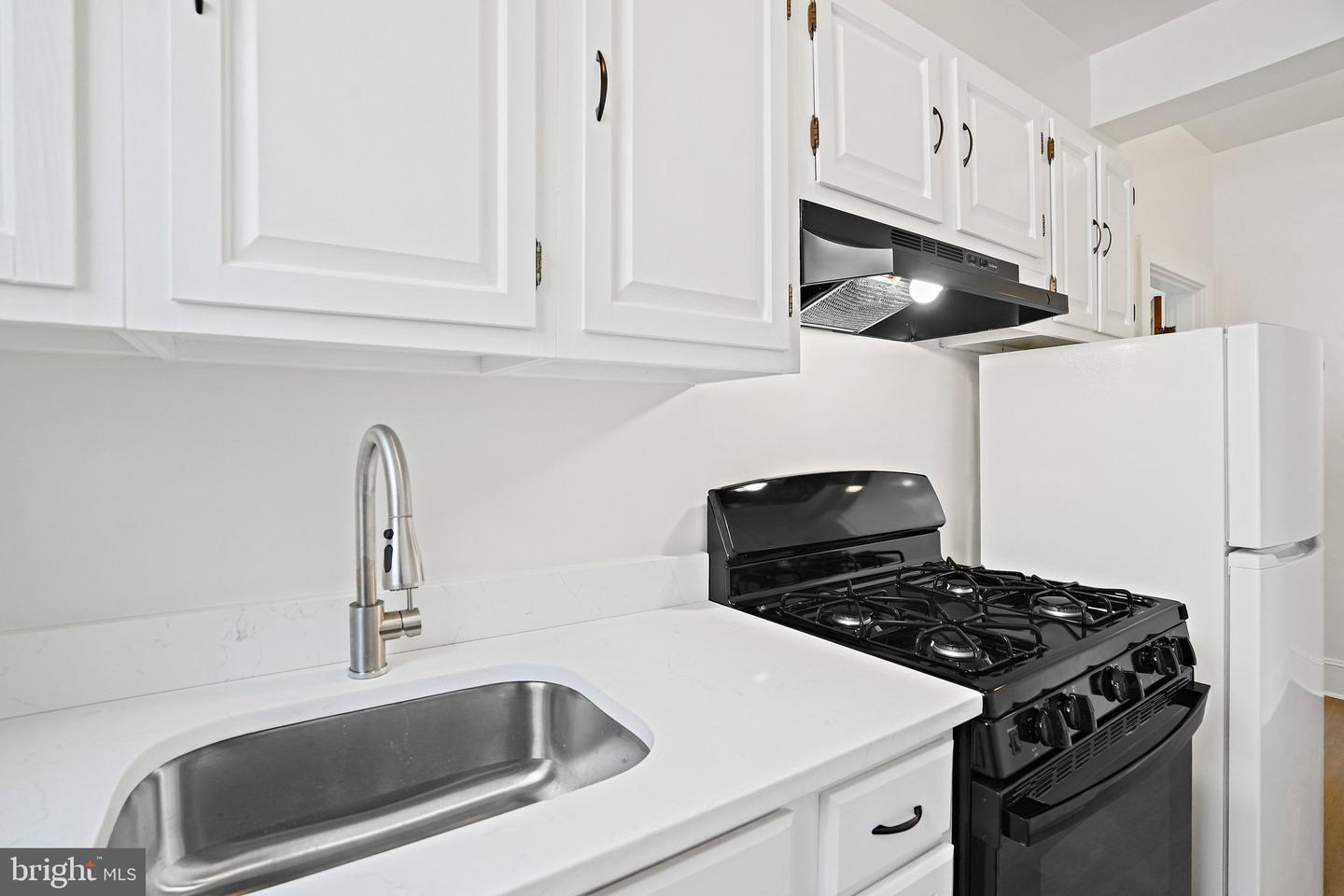 3018 Porter St Nw #201 Property Photo 19