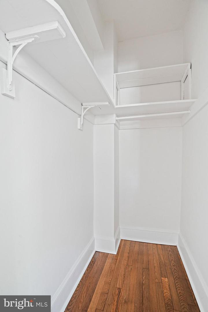 3018 Porter St Nw #201 Property Photo 32