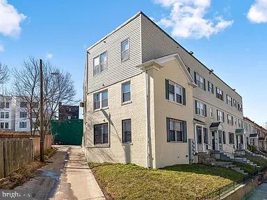 1275 Meigs Pl Ne #3 Property Photo 1