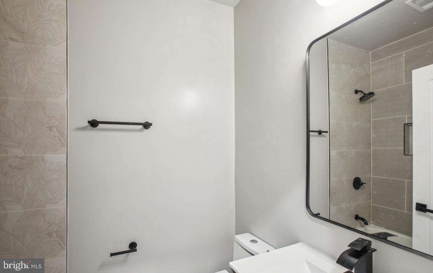 1703 W Virginia Ave Ne #1 Property Photo 9