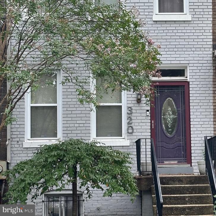 320 Shepherd St Nw Property Photo 1