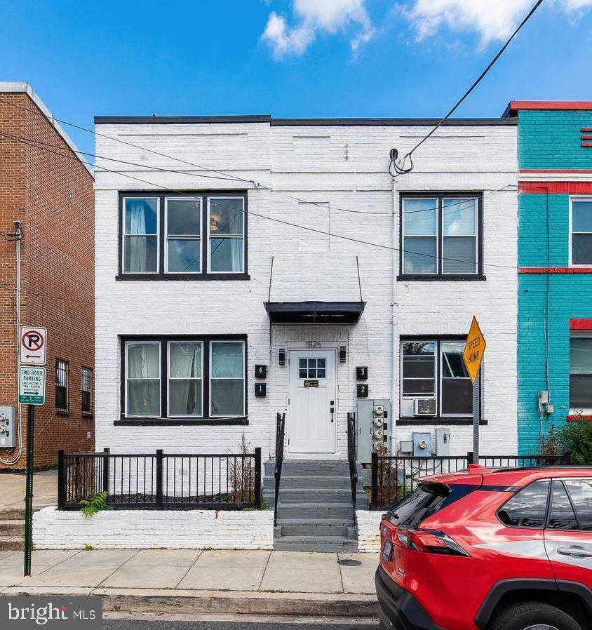 1825 Providence St Ne #3 Property Photo 2