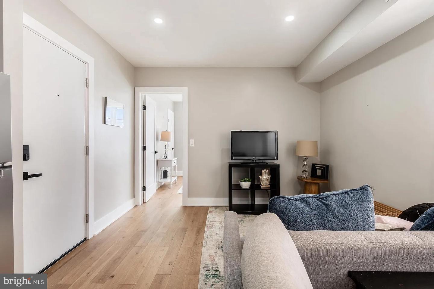 1825 Providence St Ne #3 Property Photo 6