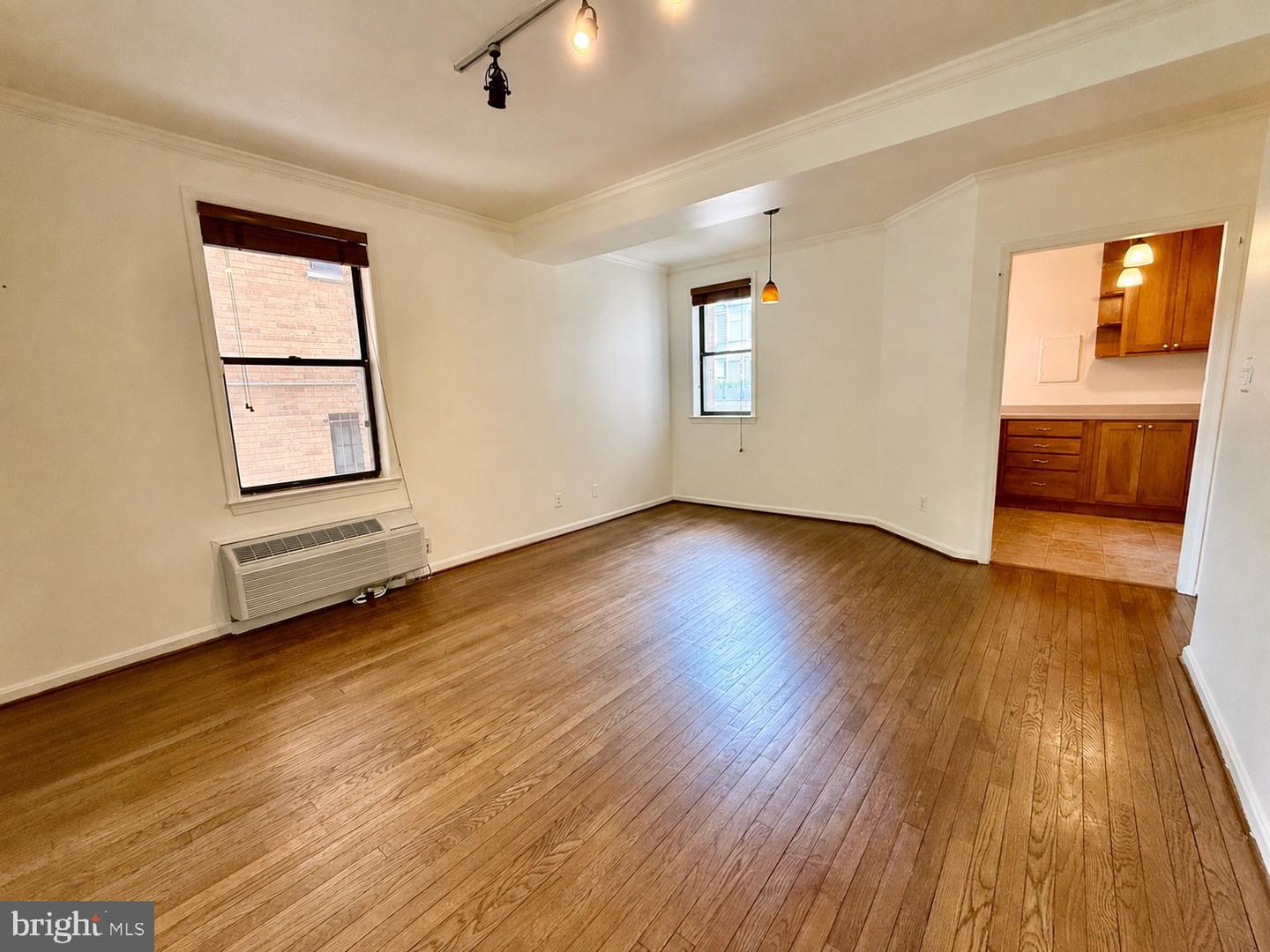 2310 Ashmead Pl Nw #106 Property Photo 5