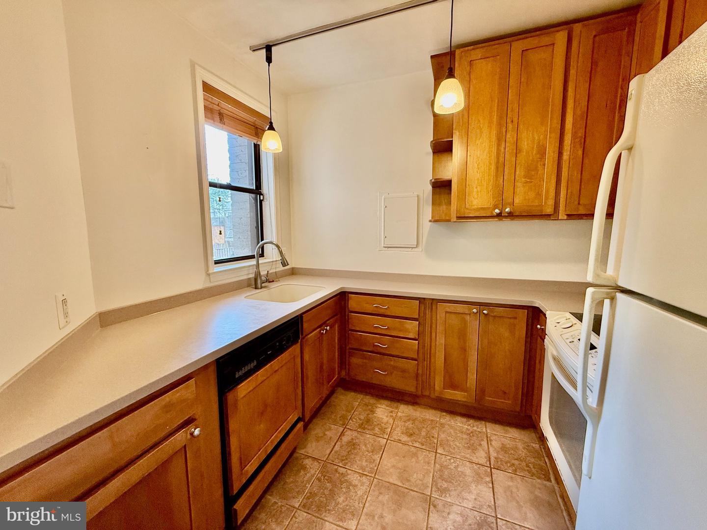 2310 Ashmead Pl Nw #106 Property Photo 7