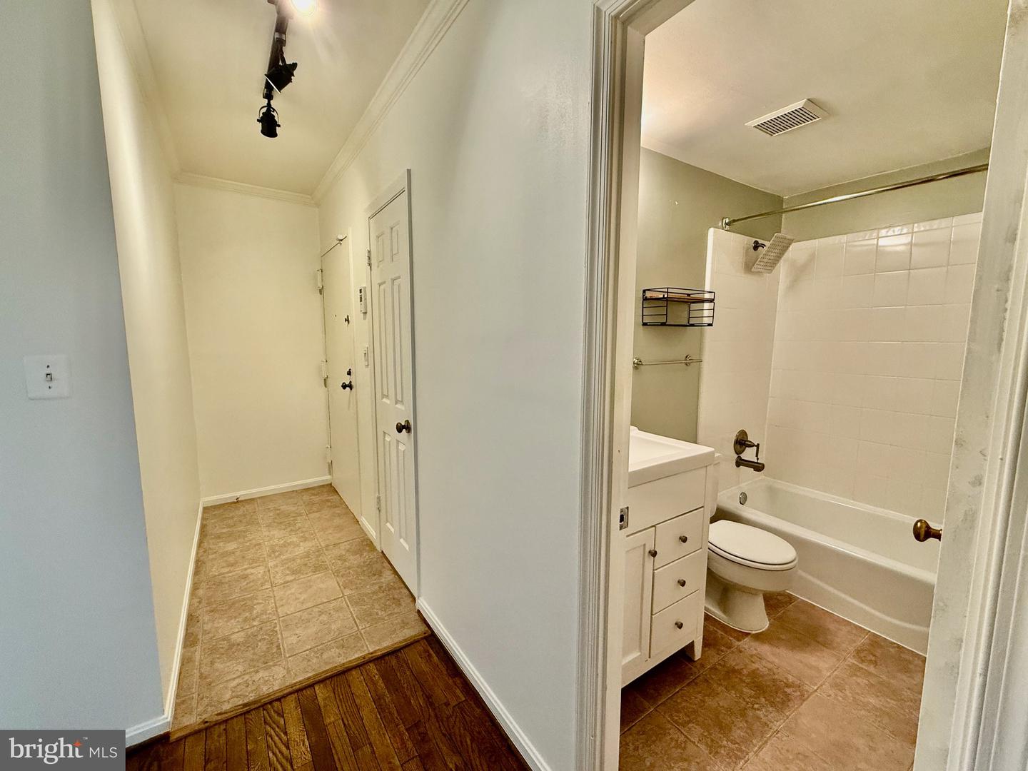 2310 Ashmead Pl Nw #106 Property Photo 12