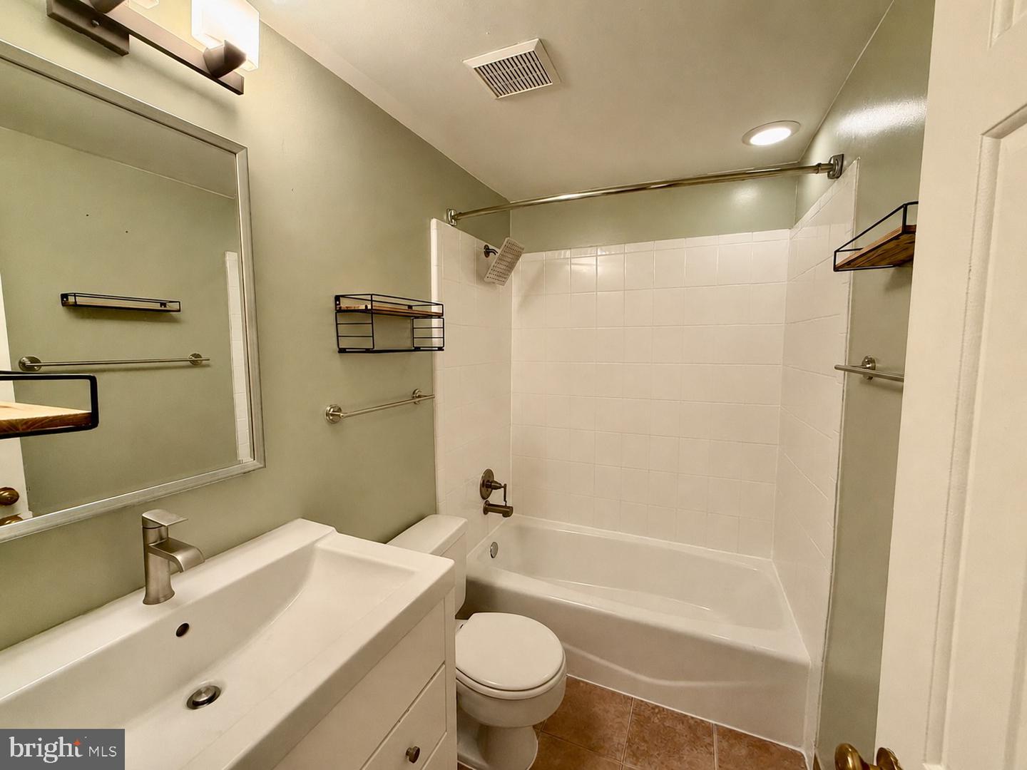 2310 Ashmead Pl Nw #106 Property Photo 13