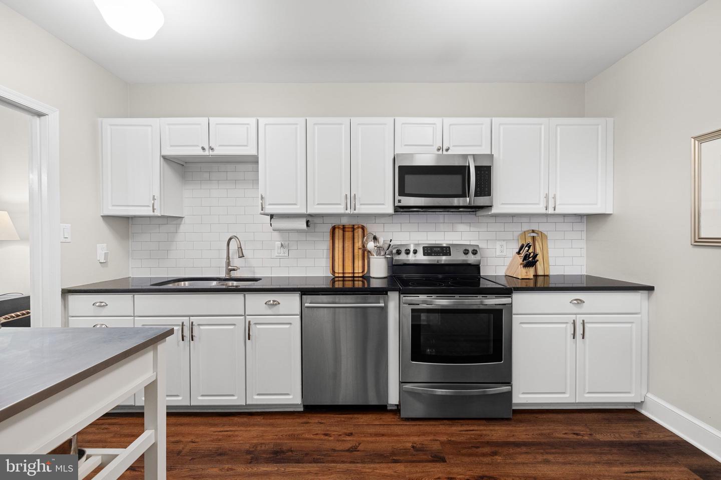 3291 Sutton Pl Nw #d Property Photo 10