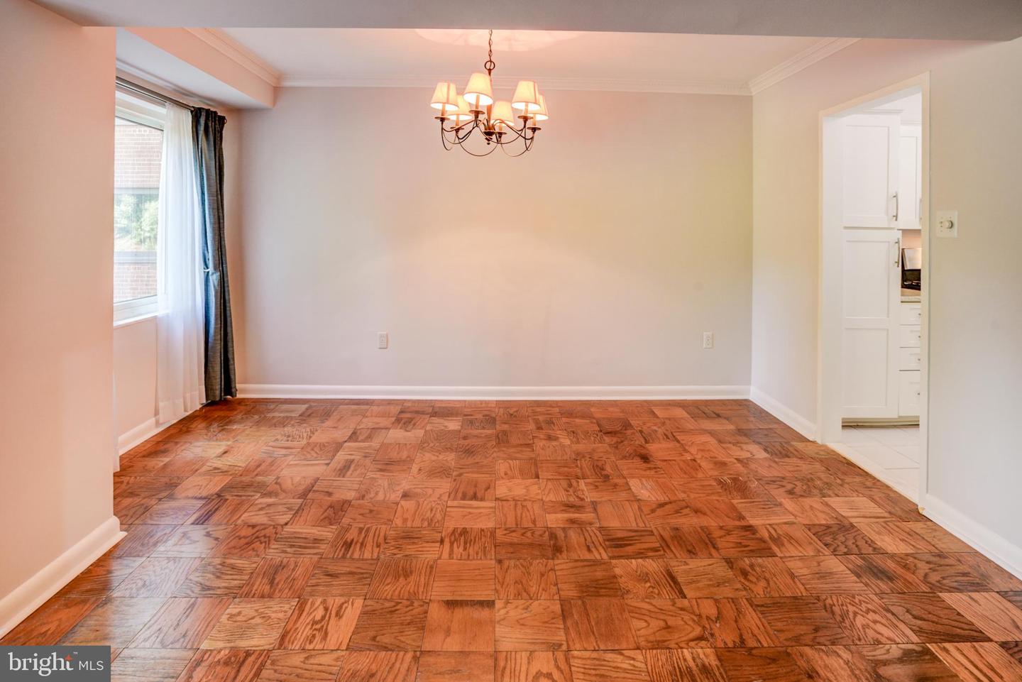 4201 Cathedral Ave Nw #202e Property Photo 11