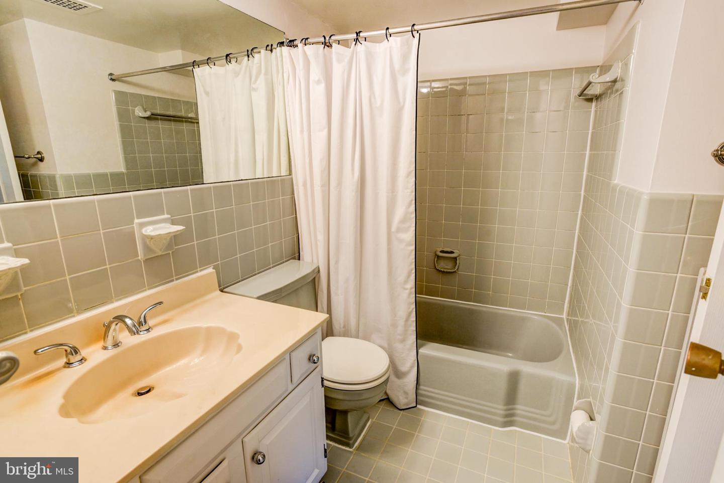 4201 Cathedral Ave Nw #202e Property Photo 27