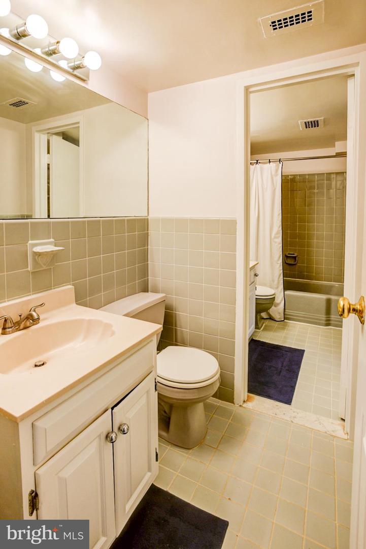 4201 Cathedral Ave Nw #202e Property Photo 29