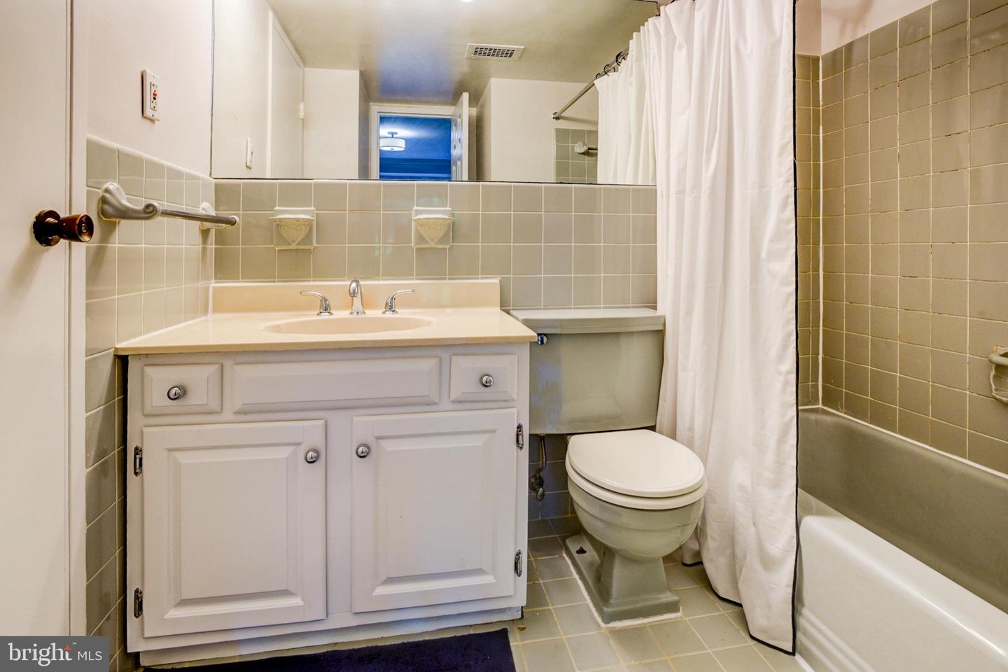 4201 Cathedral Ave Nw #202e Property Photo 37