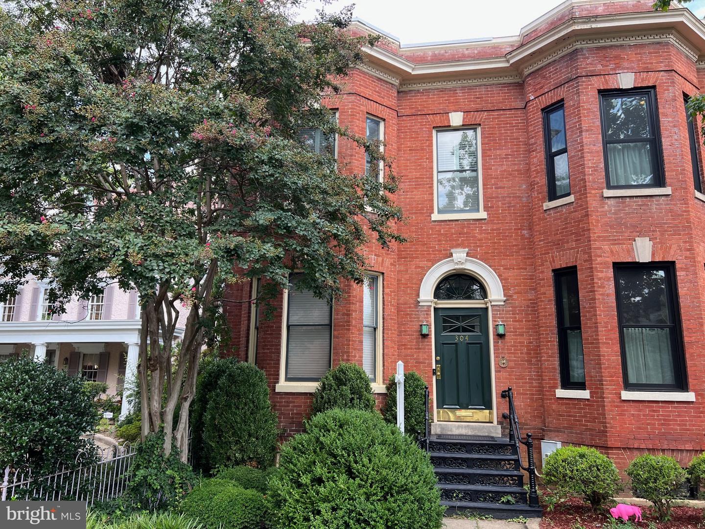 304 A St Se Property Photo 1