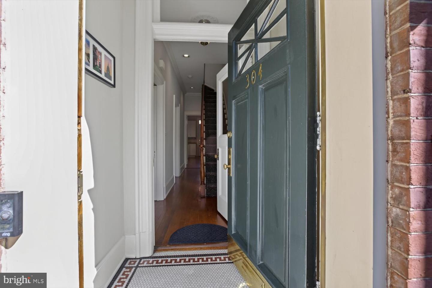 304 A St Se Property Photo 5