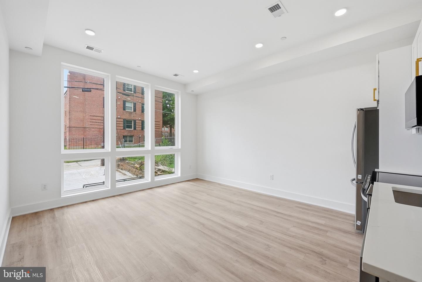 2105 M St Ne #5 Property Photo 7