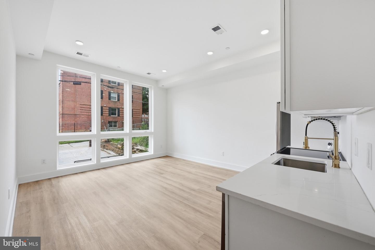 2105 M St Ne #5 Property Photo 8