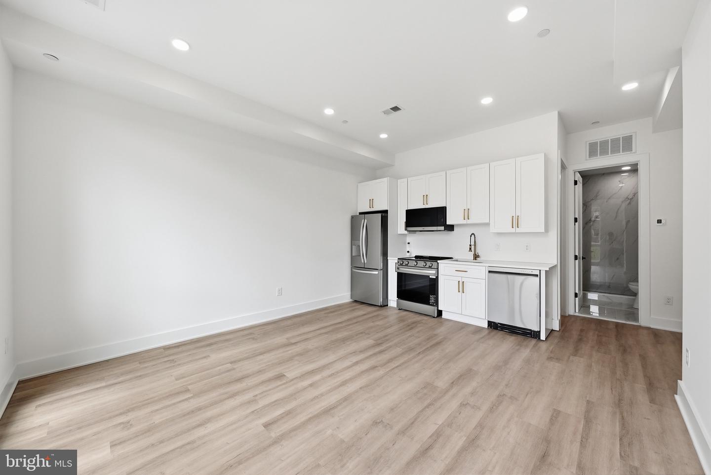 2105 M St Ne #5 Property Photo 11