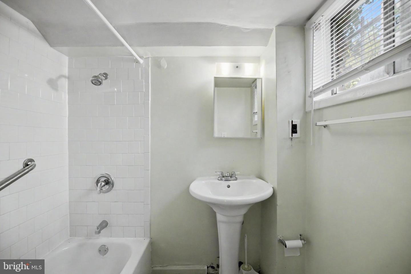 2213 Evarts St Ne Property Photo 28