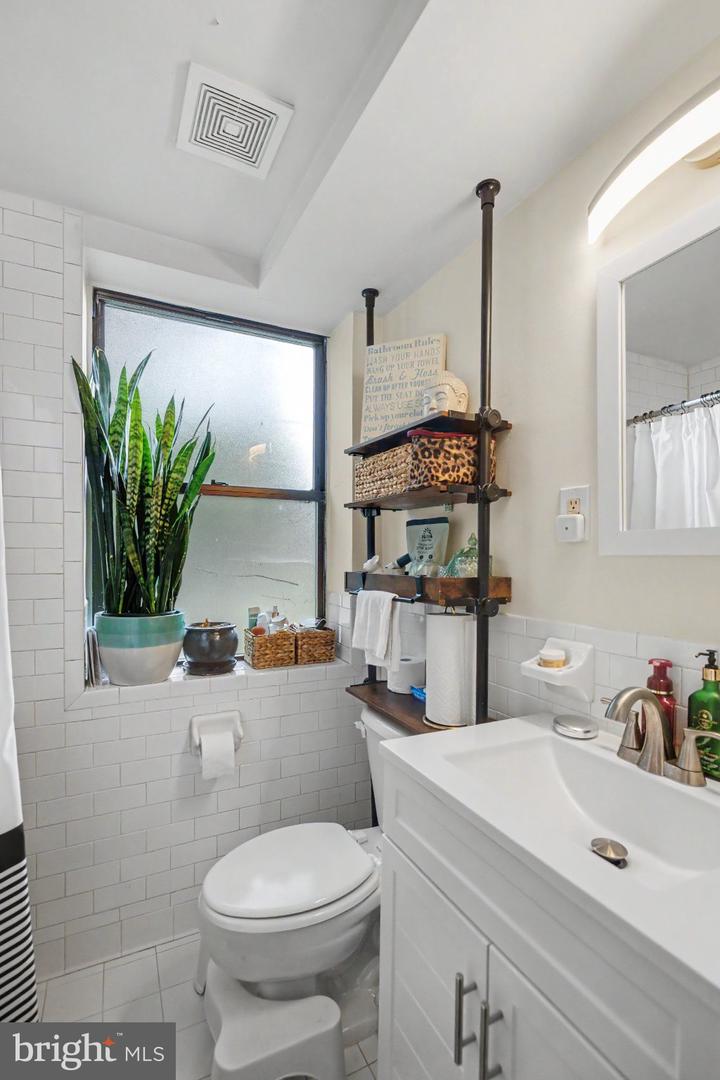 DCDC2280448 Property Photo 15