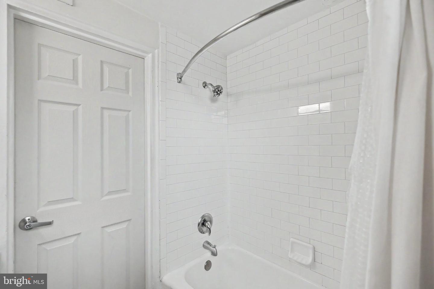 DCDC2280448 Property Photo 16