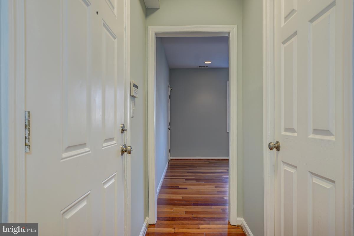 240 Hamilton St Nw #4 Property Photo 4